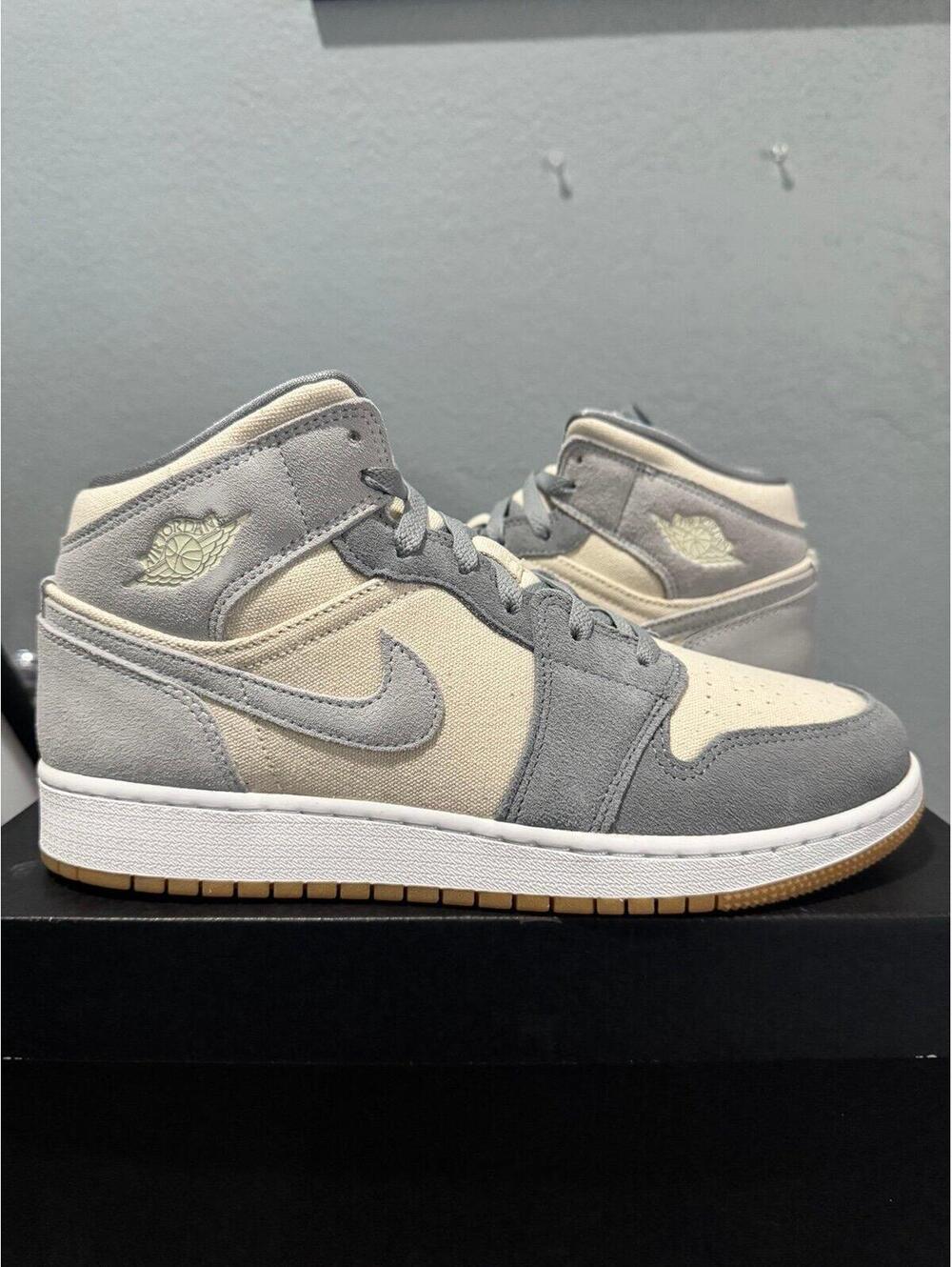 Jordan 1 Mid SE Coconut Milk